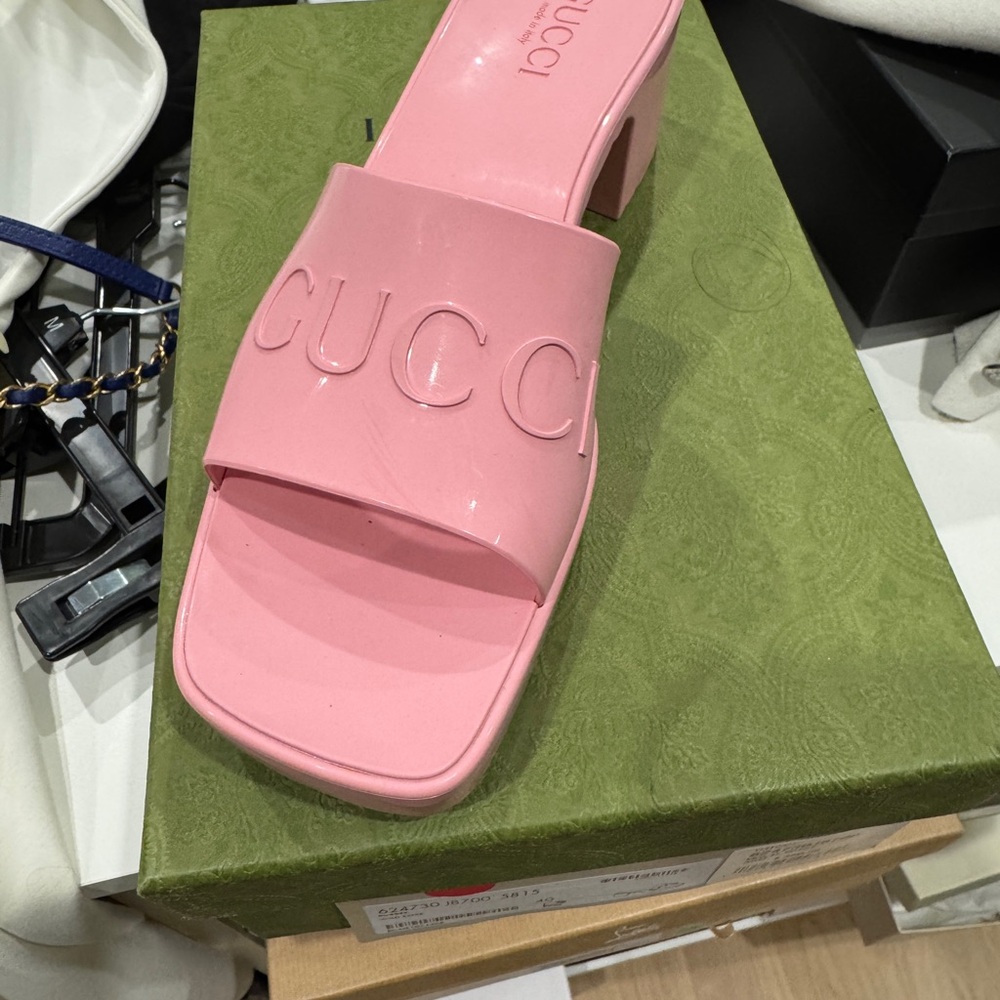 Gucci Pink Slide Sandals Minimalist Design